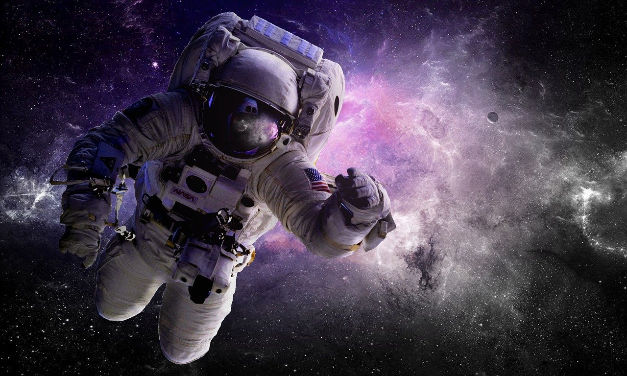 Evrənavt, Kosmonavt yoxsa Astronavt